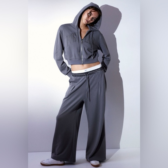 H&M Pants - Divided by H&M Pleat Detail Joggers wide leg Gray Women’s Sz Sm Elastic Waist